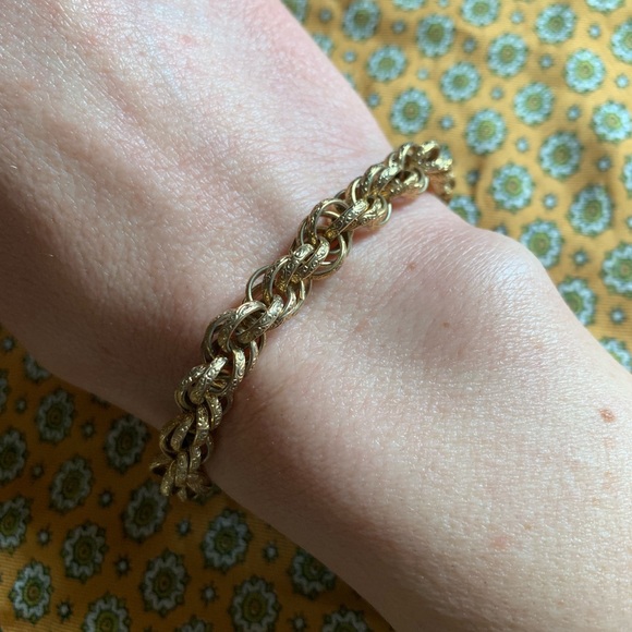 SALE! 💛 Upcycled 1970’s Vintage Gold Bracelet 💛 - Picture 2 of 4